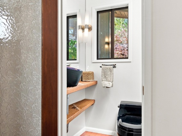 Bath Guest DSC_6532